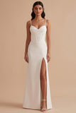 Vestido de noiva longo de corsete, alças finas de cetim com faixa branca