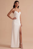 Vestido de noiva longo de corsete, alças finas de cetim com faixa branca