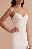 Vestido de noiva longo de corsete, alças finas de cetim com faixa branca