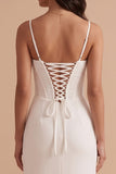 Vestido de noiva longo de corsete, alças finas de cetim com faixa branca