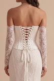 Vestido de noiva longo de cetim alto e alçado em cetim branco com renda