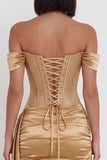 Espartilho dourado no ombro, vestido de cocktail curto de cetim com missangas franzidas e drapeado
