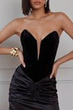 Vestido de cocktail curto preto de veludo bodycon com alças e franzidas, curto