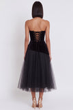 Vestido de cocktail midi preto de veludo e tule sem alças, sem alças