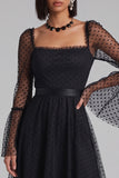 Vestido cocktail Midi de Tule com decote alargado preto com bolinhas A