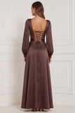 Vestido Maxi de Cetim de Manga Longa com decote quadrado e decote quadrado de mangas longas de espresso com fenda