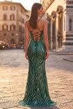 Vestido de baile de finalistas verde escuro com lantejoulas verde-escuras brilhantes com alças finas