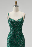 Vestido de baile de finalistas verde escuro com lantejoulas verde-escuras brilhantes com alças finas