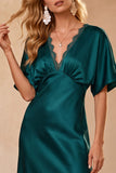 Vestido de convidado de casamento com decote em V em renda azul pavão e decote em V