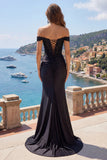 Vestido de Baile Longo Preto com Ombro a Ombro Apliques e Lantejoulas