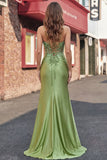 Vestido de baile longo de finalista com alças finas de espartilho verde com alças finas de espartilho verde e sereia