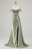 Vestido de Baile Longo Verde Claro Ombros à Vista Espartilho e Capa