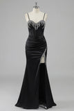 Espartilho preto com missangas, sereia com renda nas costas, vestido de baile comprido com fenda