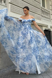 Flor azul branca A-Line fora do ombro vestido de dama de honra com fenda