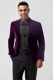 Blazer masculino de veludo com lapela de pico roxo escuro e um botão