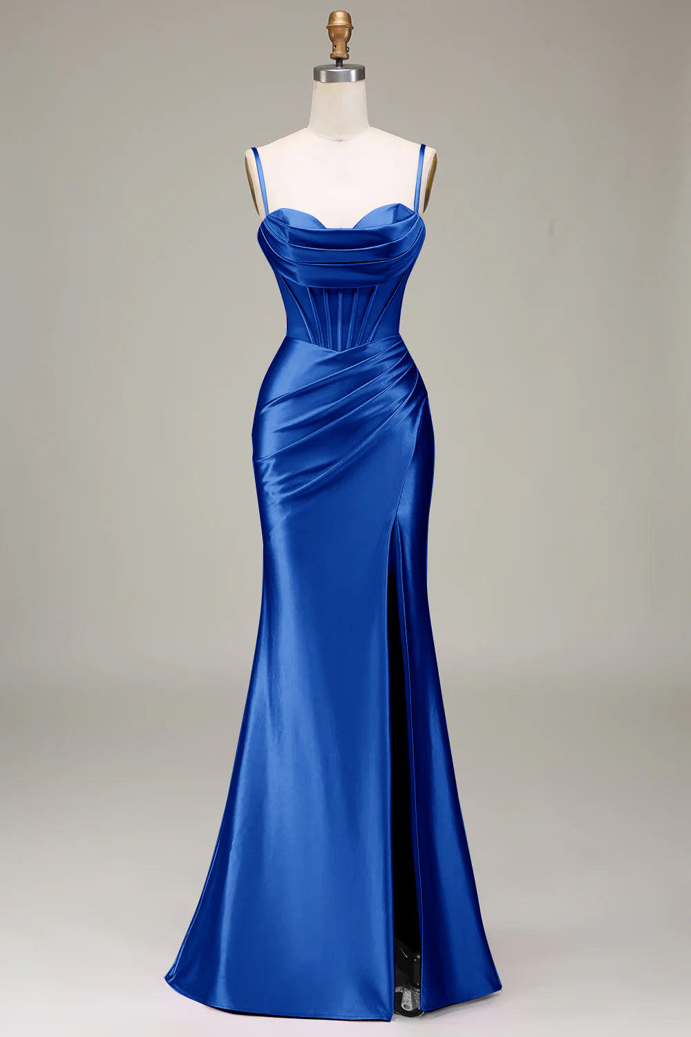 Vestido de baile sereia com alças finas azul royal e fenda