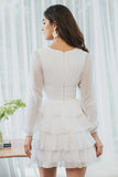 Vestido de formatura branco A-Line curto em camadas
