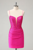 Fuchsia Bodycon Esparguete Correias Ruched Short Homecoming Dress com Missangas