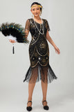 Preto Golden Scoop Neck Fringed Vestido de lantejoulas 1920s com conjunto de acessórios de 4 peças