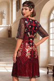 Vestido preto vermelho de lantejoulas de gola redonda Linha A de mangas meias dos anos 1920 com conjunto de acessórios de 4 peças