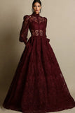Vestidos de Cerimónia Longo Preto em Renda Linha A Gola Alta e Mangas