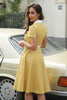 Carregar imagem no visualizador da galeria, V Vestido amarelo de pescoço de 1950 com cinto