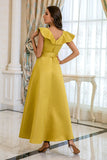 Vestido de baile longo amarelo com bordado