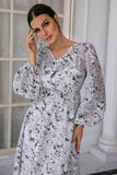 Vestido de convidado de casamento floral branco