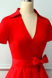 Vestido vermelho com decote em V sólido