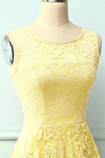 Vestido assimétrico de renda amarela