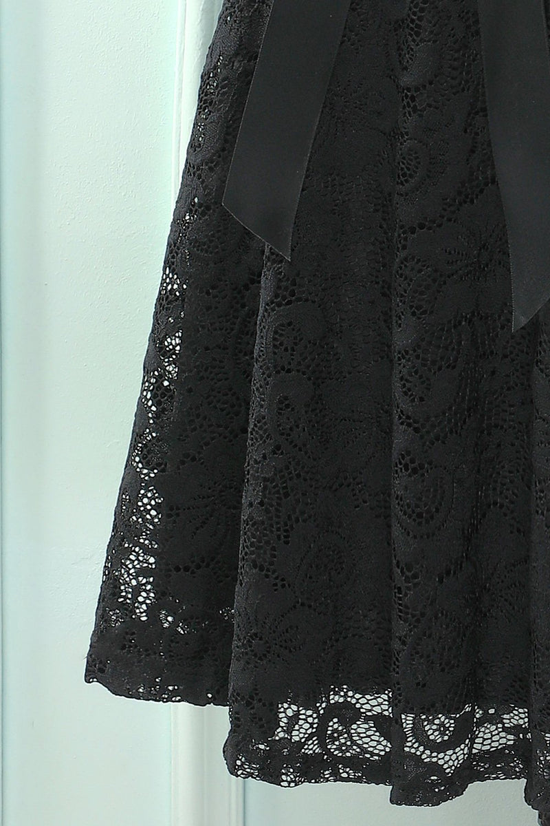 Carregar imagem no visualizador da galeria, Vestido de renda preto de mangas curtas