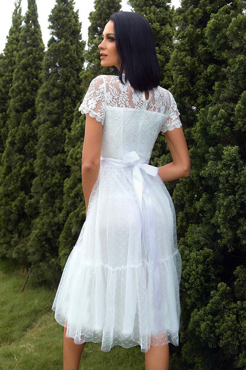 Carregar imagem no visualizador da galeria, Um vestido de festa de casamento de renda branca de linha branca
