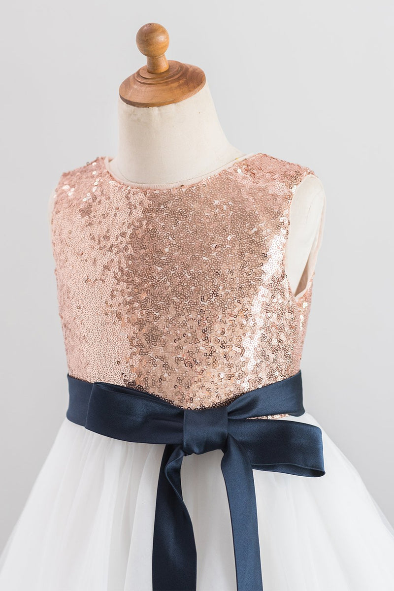 Carregar imagem no visualizador da galeria, Vestido de menina flor branca com lantejoulas