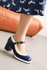 Carregar imagem no visualizador da galeria, Sapatos pretos do toe round com correia ajustável