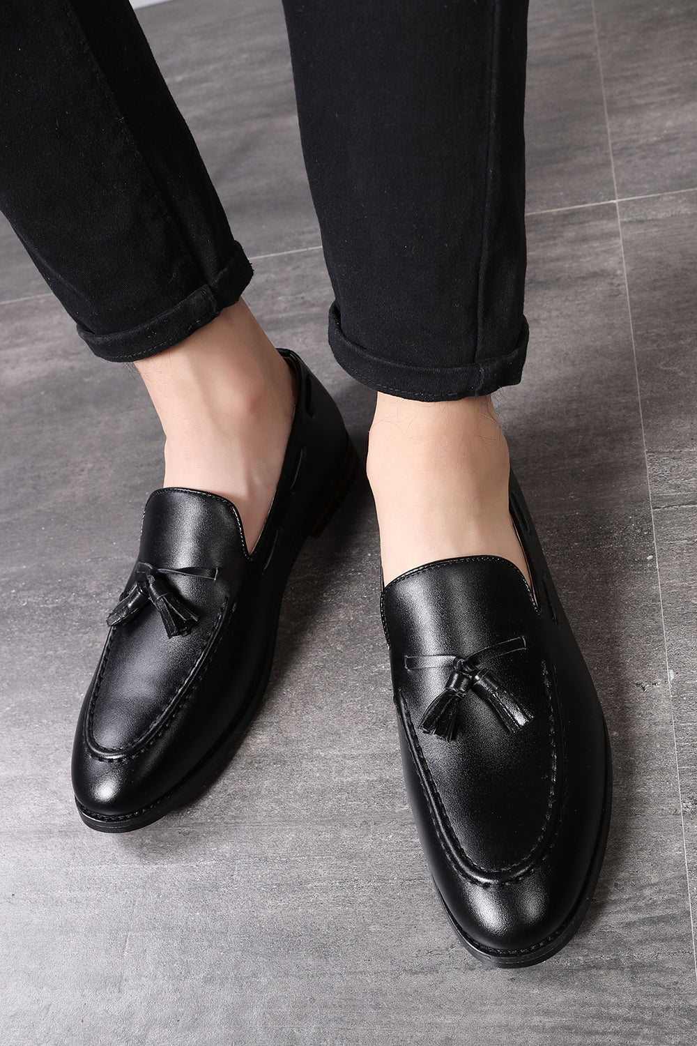 Sapatos masculinos de franja de couro preto