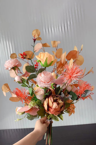 Flores de entrega de noivas de faux laranja (vaso não incluído)