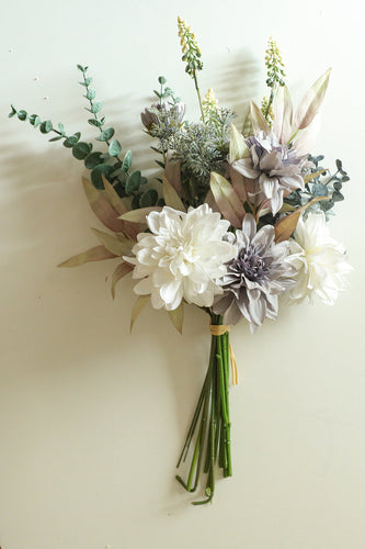 Flores brancas de entrega de casamento (vaso não incluído)