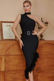 Vestido preto com penas assimétrico
