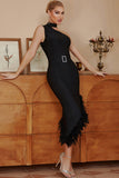 Vestido preto com penas assimétrico