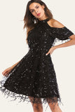 Preto A-Line Stand-Up Collar Ombro Frio Tassel Lantejoulas Halloween Vestido de Festa