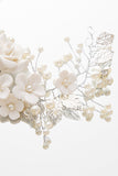 Faixa de cabeça de pérola de flores brancas