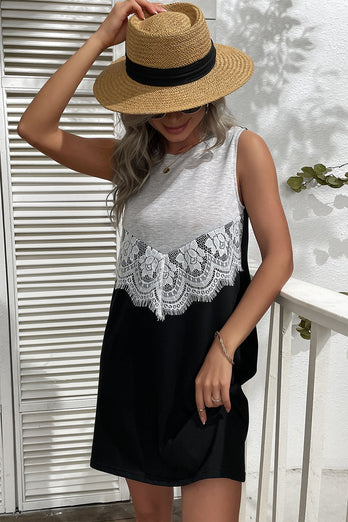 Vestido de verão de renda com painéis sem mangas