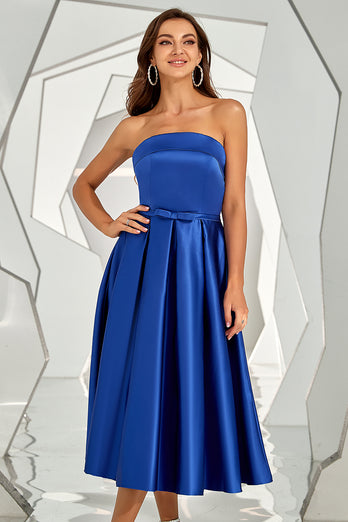 Vestido de homecoming azul azul sem alças royal