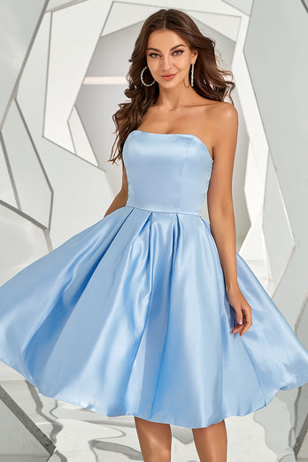 Vestido de homecoming sem alças azul céu