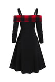 Verifique o vestido vintage de Halloween de duas mamas