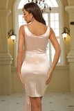 Vestido de homecoming de cetim de champanhe com ruffles