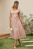 Vestido de festa com cinto rosa folhos