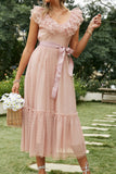 Vestido de festa com cinto rosa folhos