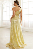 Um ombro amarelo brilhante sereia vestido de baile com fenda