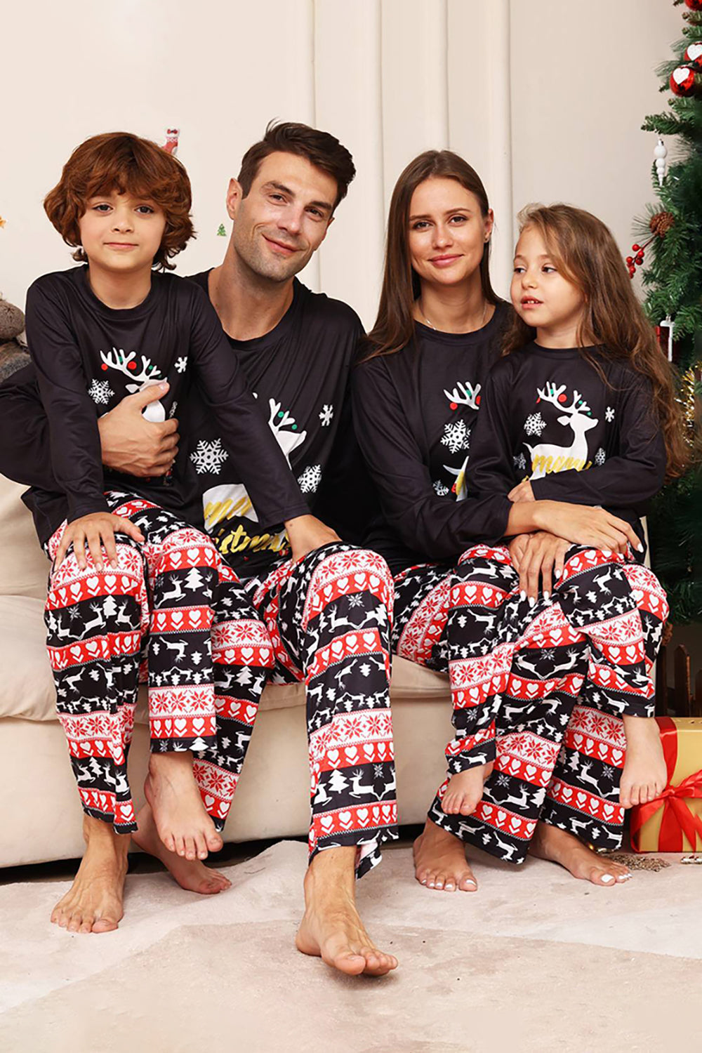 Natal Veado Preto e Família Floco de Neve combinando conjunto de pijamas